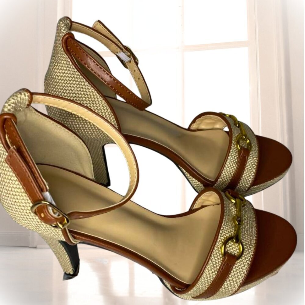 Chic Woven Beige & Brown Faux Leather Sandals with Gold Chain Accent - Size 7.5 - Picture 2 of 15